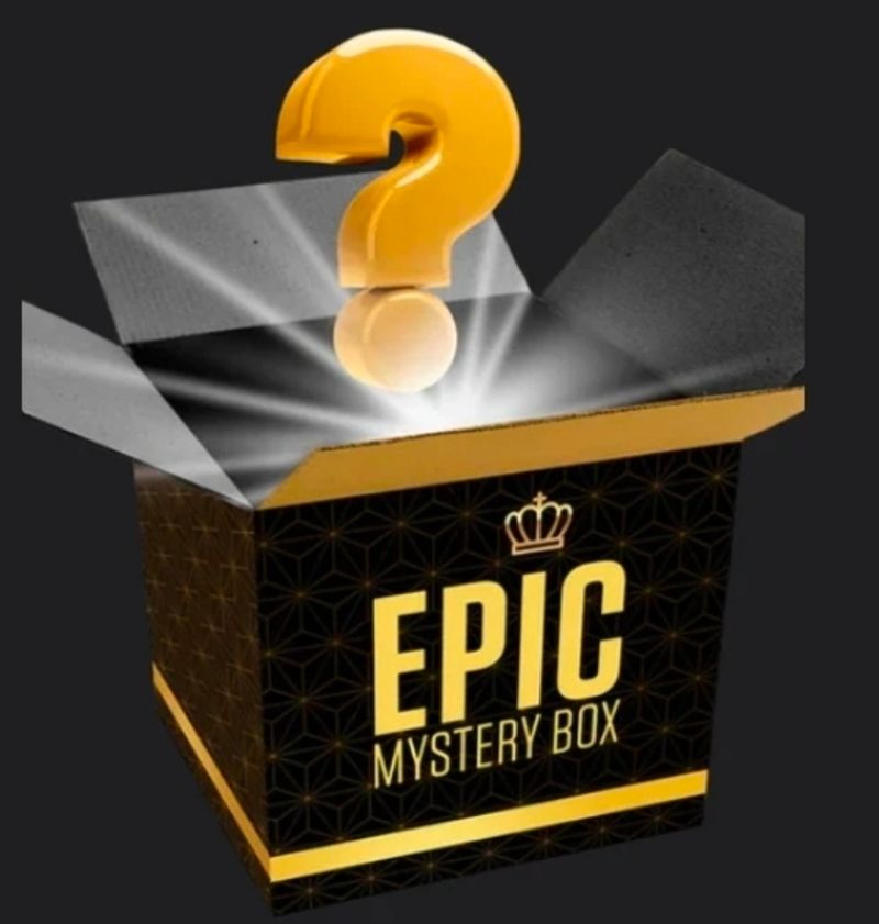 MEDIUM International Mystery Box (Snacks)